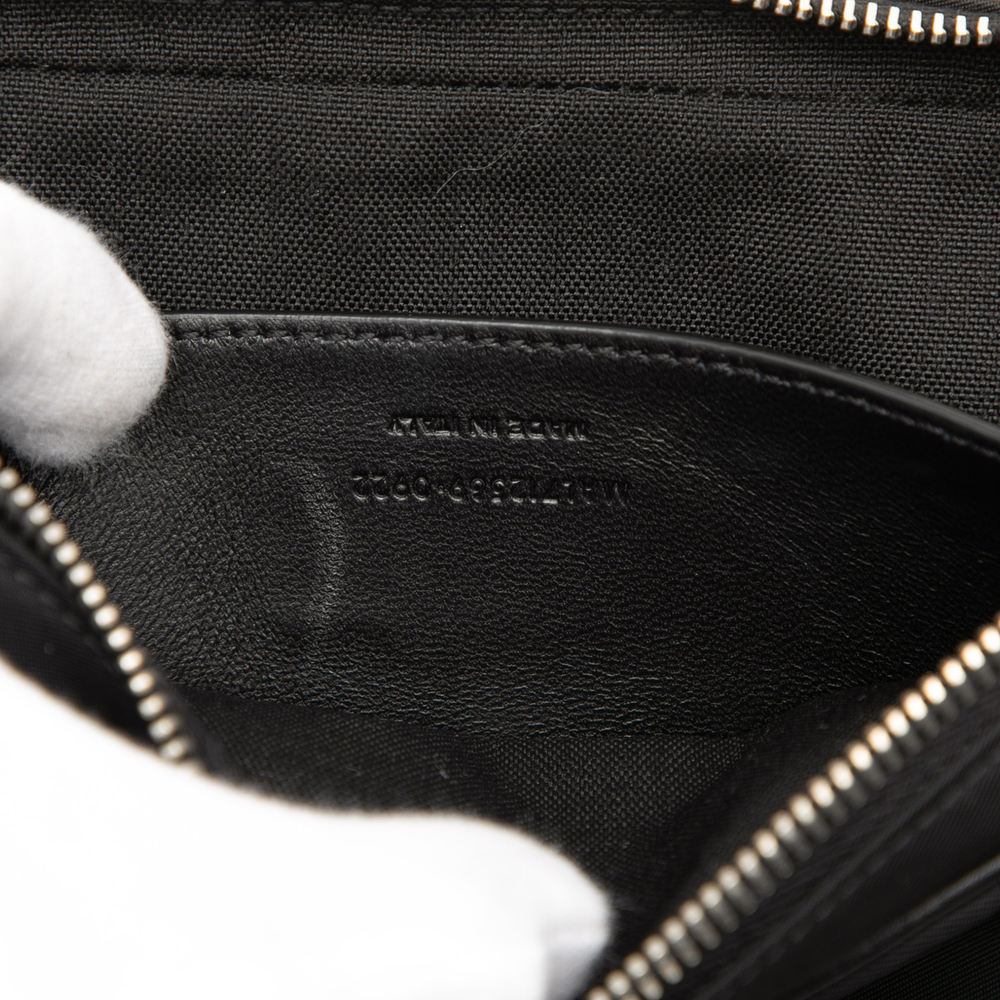 Pre-Loved Saint Laurent Nylon and Patent Crossbody - Picture 6 of 8